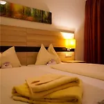 Taunustagungshotel *